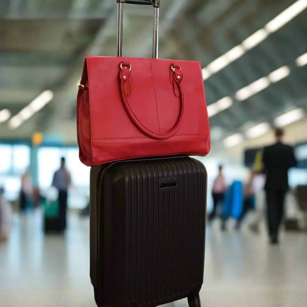 Signature 17 Bag Ruby